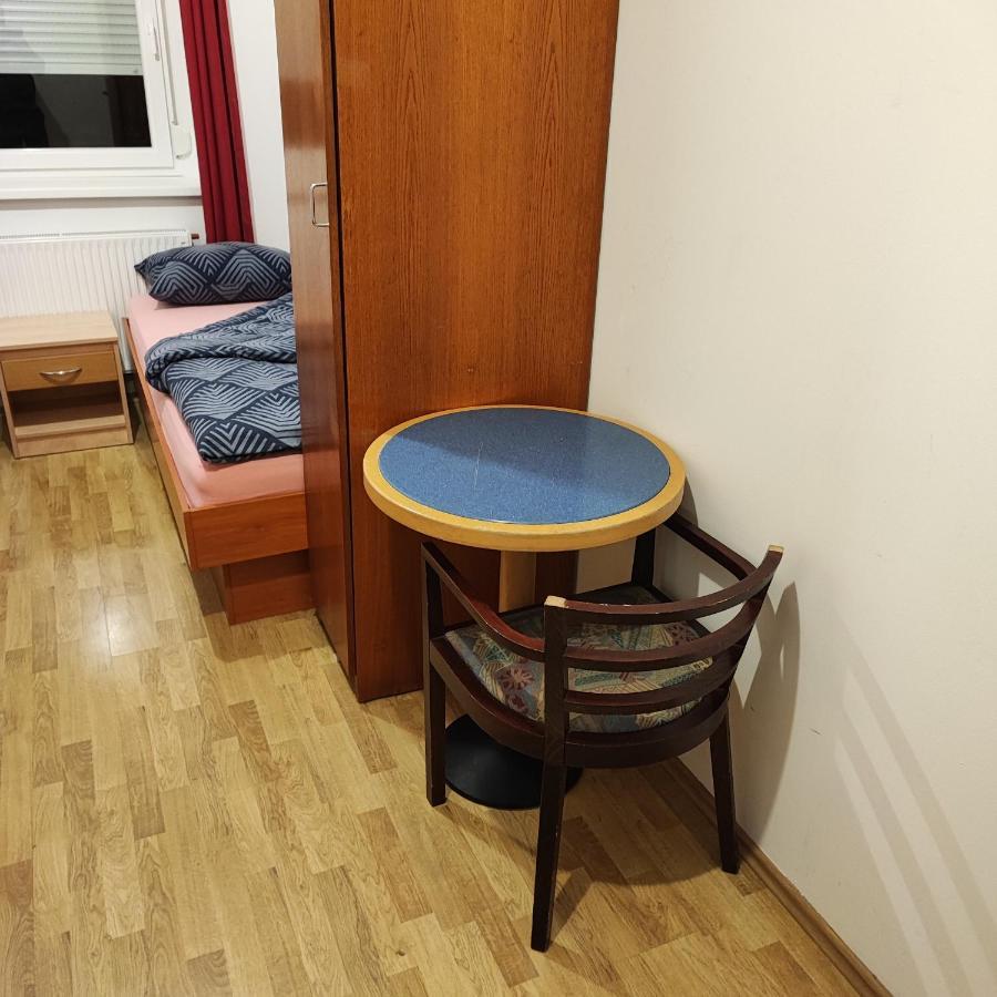 Sostanj Velenje Ravne Sobe Rooms Vrtacnik D O O Exterior foto