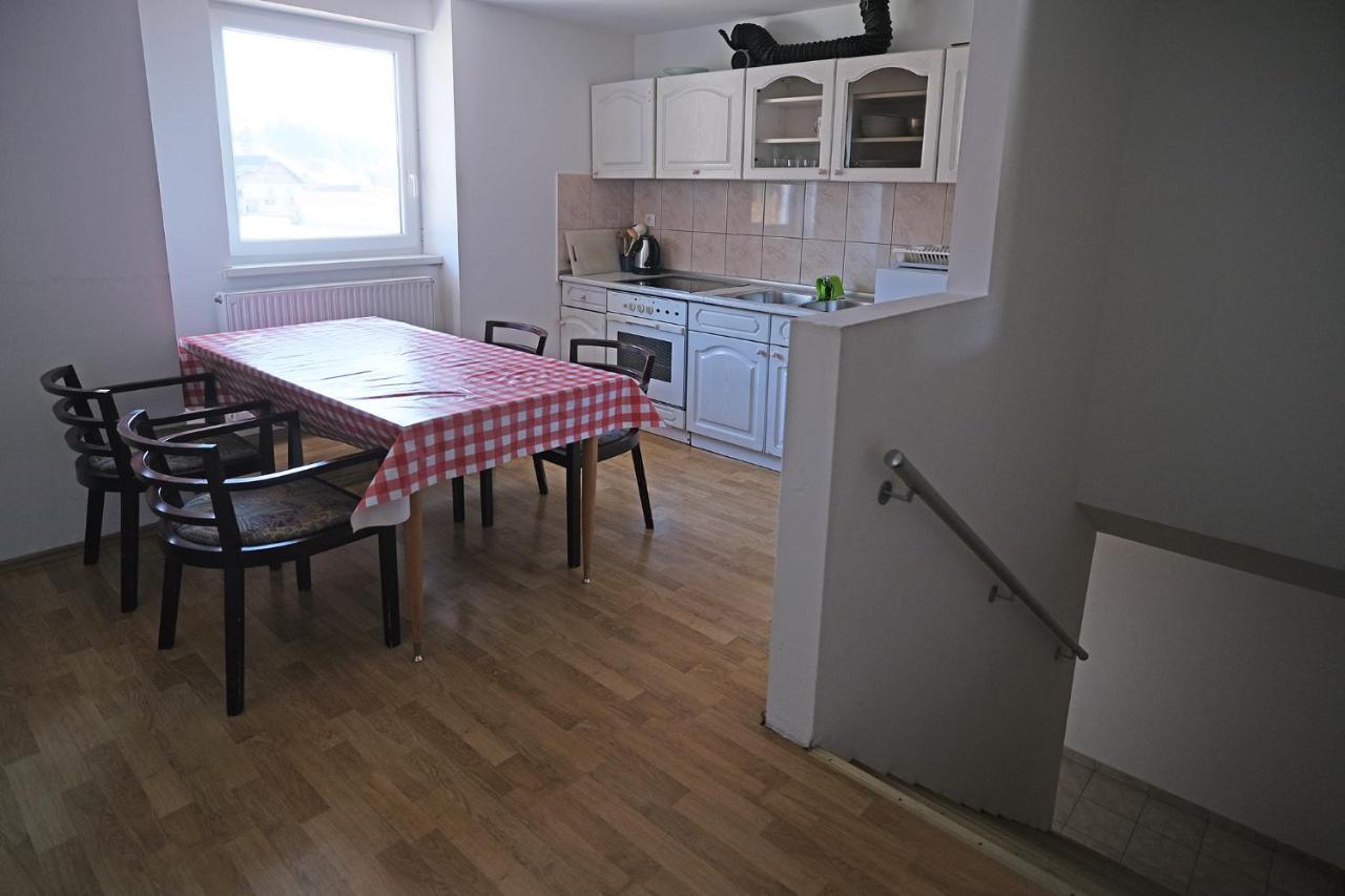 Sostanj Velenje Ravne Sobe Rooms Vrtacnik D O O Exterior foto