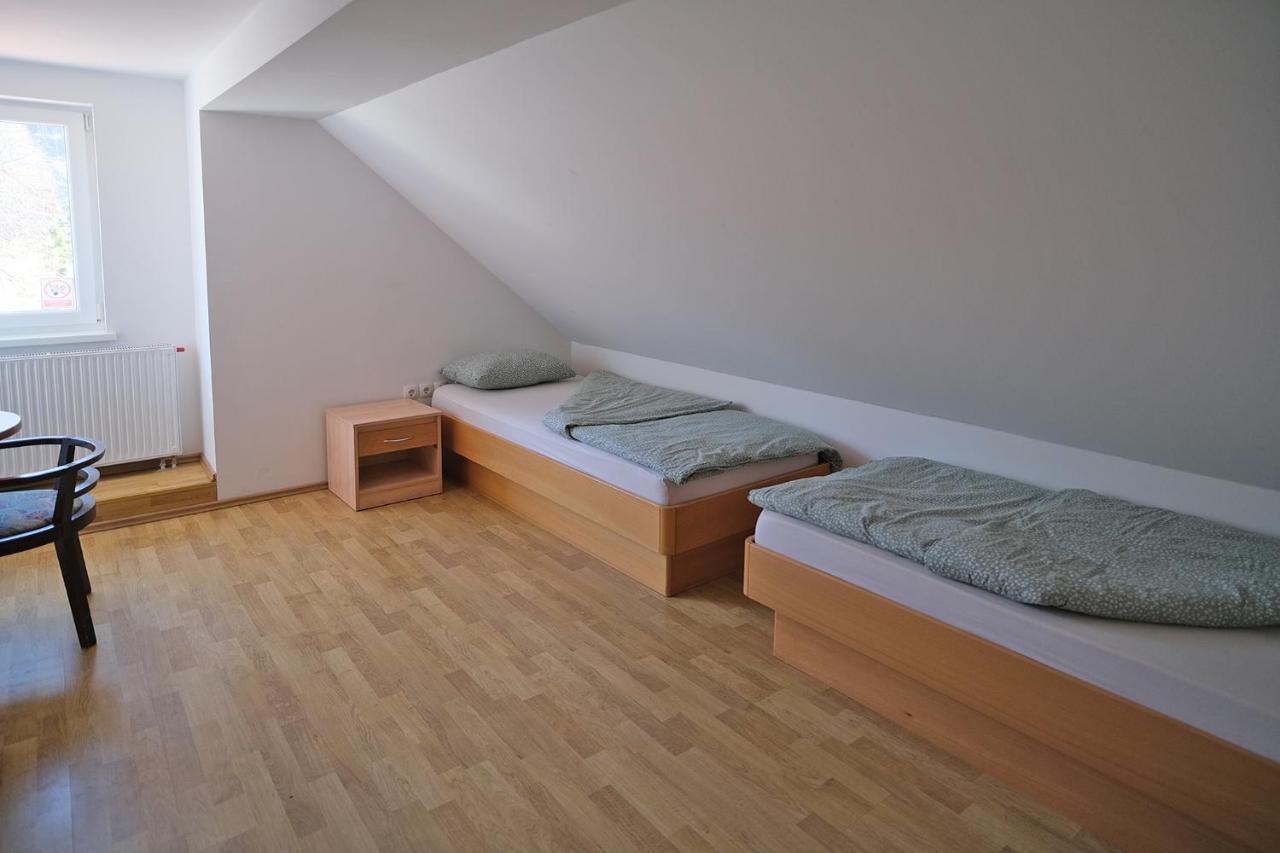 Sostanj Velenje Ravne Sobe Rooms Vrtacnik D O O Exterior foto