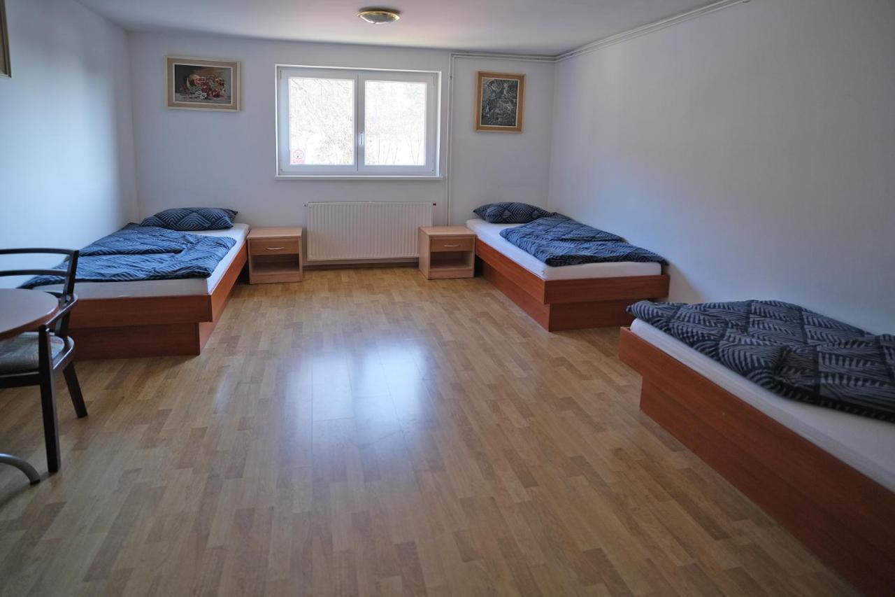 Sostanj Velenje Ravne Sobe Rooms Vrtacnik D O O Exterior foto