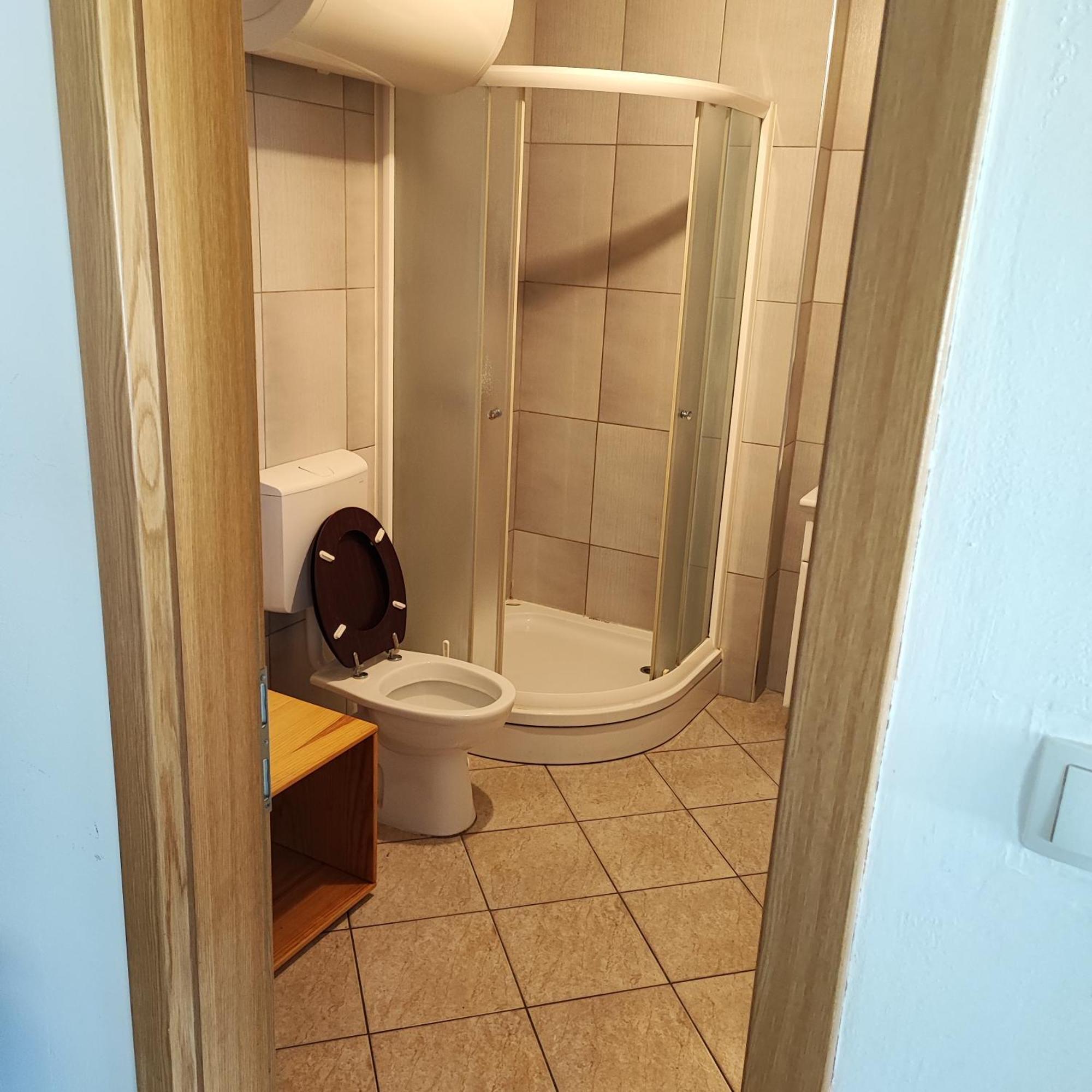 Sostanj Velenje Ravne Sobe Rooms Vrtacnik D O O Exterior foto